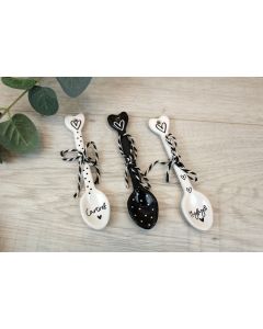 WELSH HEART SPOON 2 ASSTD BLACK & WHITE CERAMIC