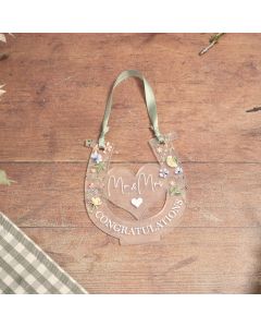 WEDDING ACYRLIC HANGING MR AND MRS HORSESHOE