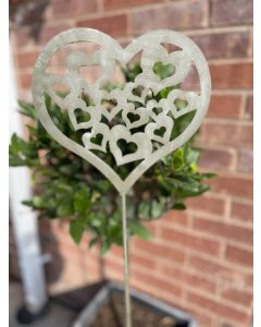 METAL HEART CUTOUT GARDEN STAKE GREY METAL+