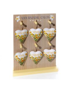 WELSH FLORAL SERENADE DAFFODIL METAL SHAPED HEART HANGER 6 ASST WITH 9DS STAND 36 **