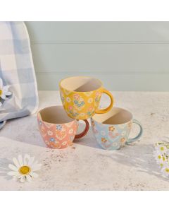 HAND PAINTED STONEWARE MUG WITH DELIATE FLORAL DETAILING 3 ASSTD