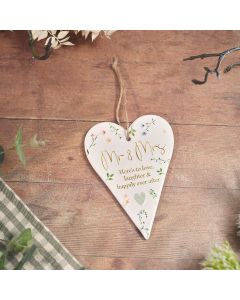 WEDDING MR AND MRS CERAMIC HEART HANGER WITH 3D ELEMENTS
