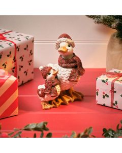 HOLLIES AND BERRIES MOTHER AND BABY DUCK WITH HATS & SCARVES RESIN ORNAMENT