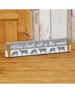 KITCHEN CLOSED BLOCK GREY WOOD WITH COWS & STRING ACCENTS++
