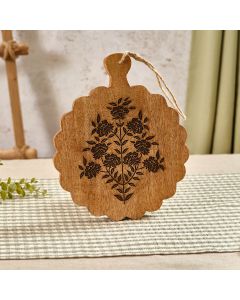 FLOURISH & FOLIAGE ETCHED FLORAL LARGE SCALLOP CHOPPING BOARD SMALL