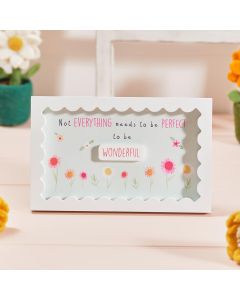 LOVE AND KINDNESS WOOD SCALLOPED EDGE 3D WONDERFUL PLAQUE SAWTOOTH HOOK