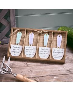 GARDEN TROWEL HANGER 4 ASSTD 24/TRAY WOODEN WITH QUOTE